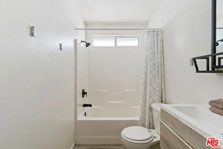 61602 La Jolla Drive, Joshua Tree, California 92252