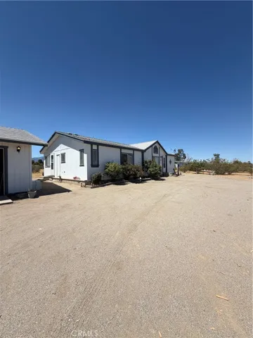 4821 Blue Grass, Phelan, California 92371