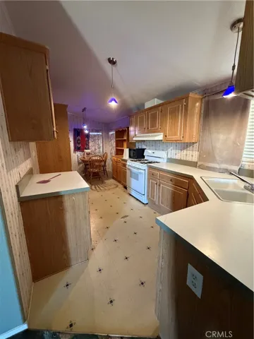 4821 Blue Grass, Phelan, California 92371