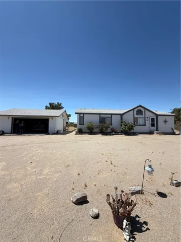 4821 Blue Grass, Phelan, California 92371