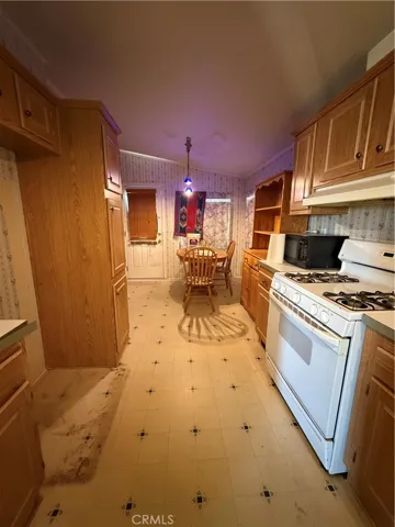 4821 Blue Grass, Phelan, California 92371