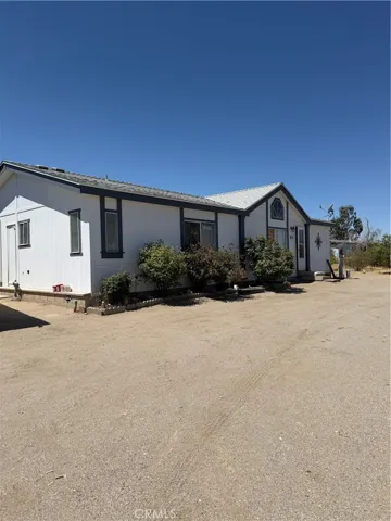 4821 Blue Grass, Phelan, California 92371