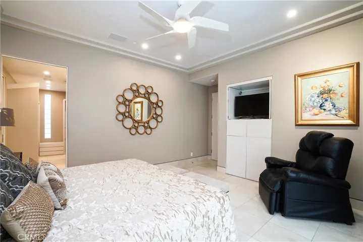 Primary Suite - 1st floor