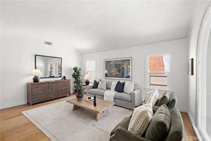 Front house - 1,285 sqft, 1 bed, 1.5 bath - could be converted to a 2 bed