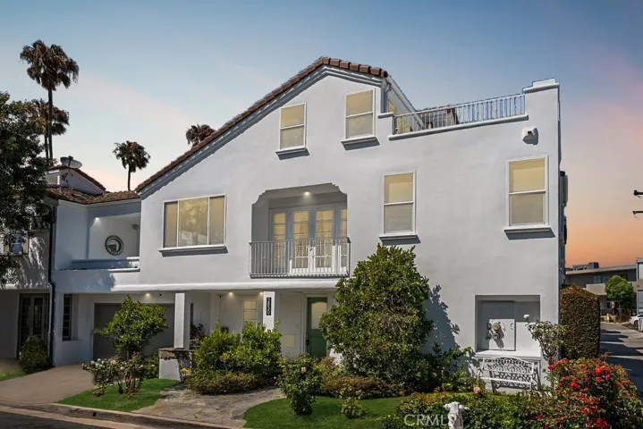 2830 2nd Avenue, Corona Del Mar, California 92625