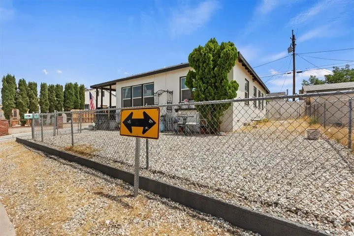 112 W Grandview Drive, Barstow, California 92311