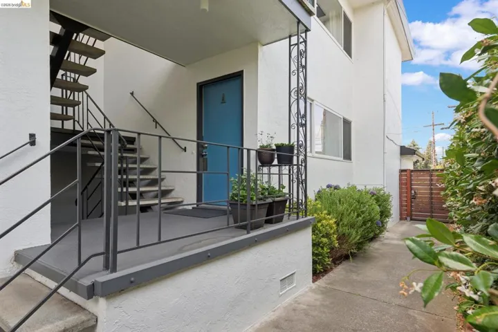 3054 Bona St D, Oakland, California 94601