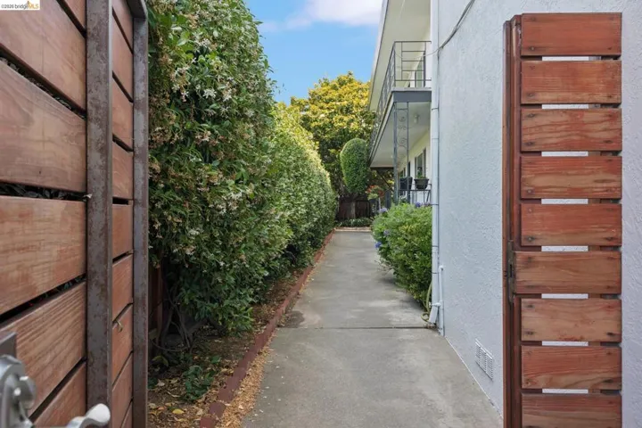 3054 Bona St D, Oakland, California 94601