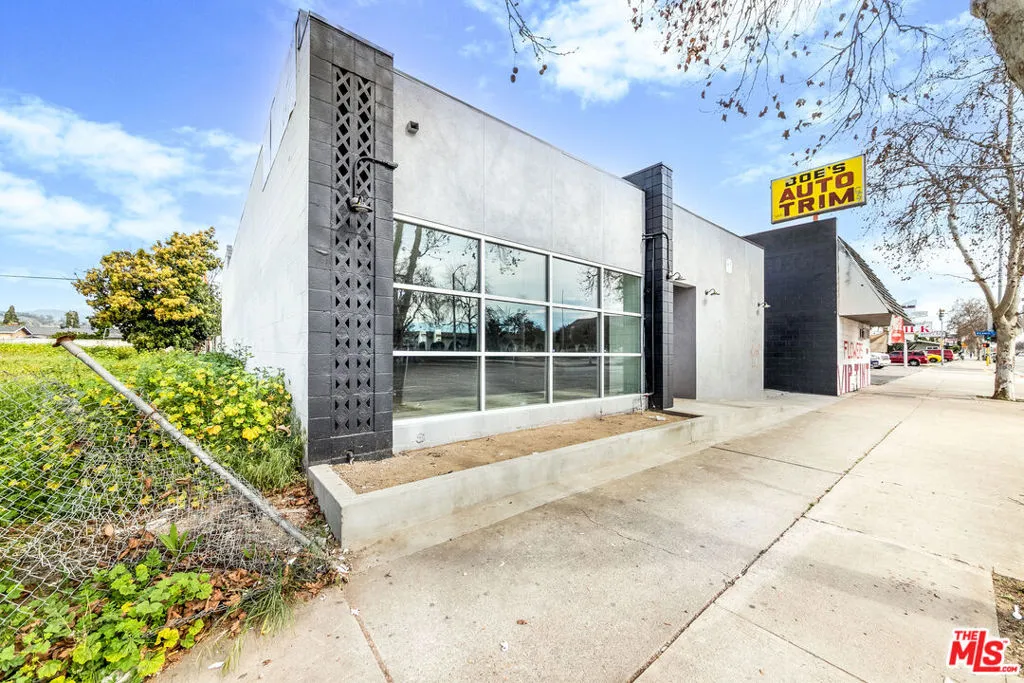 1241 W Holt Ave