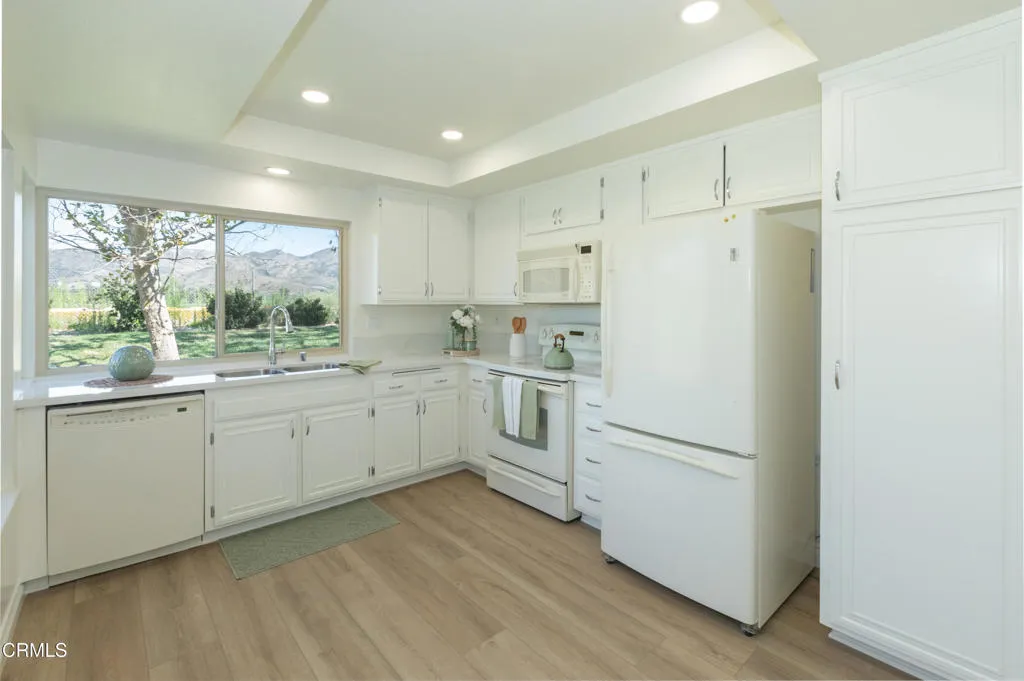 13 20164 Village 20 (Camarillo CA)