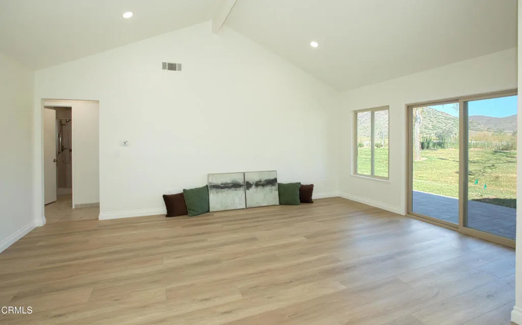 11 20164 Village 20 (Camarillo CA)