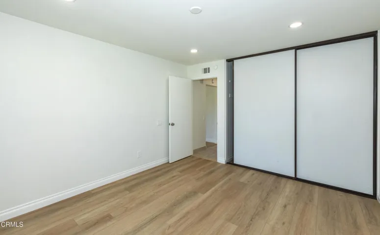 17 20164 Village 20 (Camarillo CA)