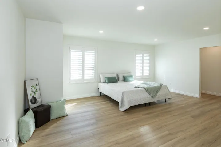 19 20164 Village 20 (Camarillo CA)