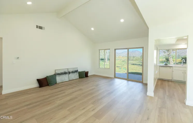 10 20164 Village 20 (Camarillo CA)