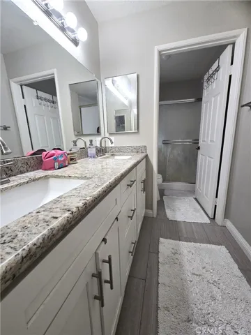 Dual Sinks in Master bedroom