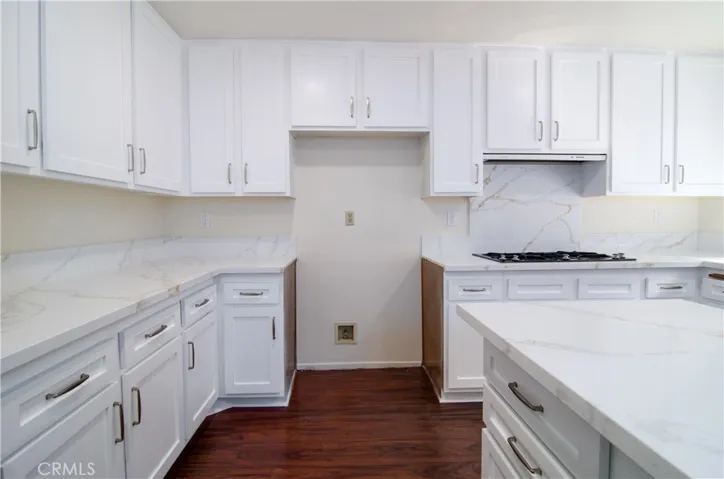 24371 Crestview Drive, Newhall, California 91321