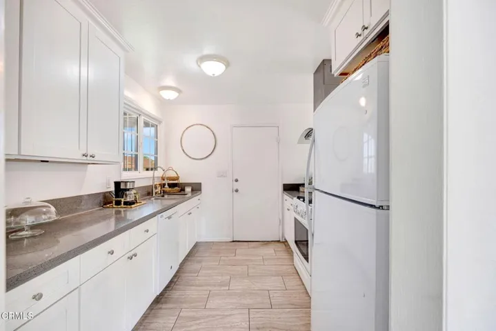 40-web-or-mls-296 S Brookshire Ave-5