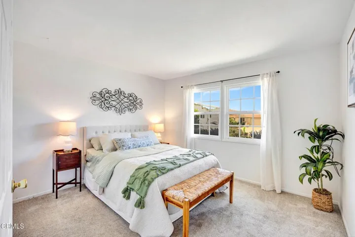 26-web-or-mls-296 S Brookshire Ave-19