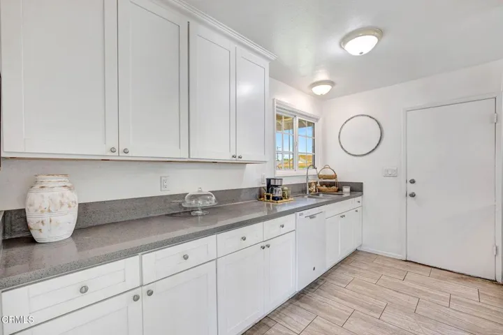 41-web-or-mls-296 S Brookshire Ave-3