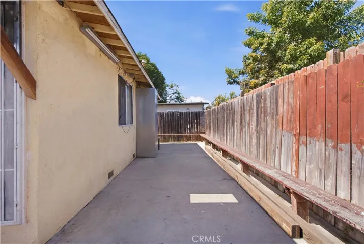 512 S Willowbrook Avenue, Compton, California 90220