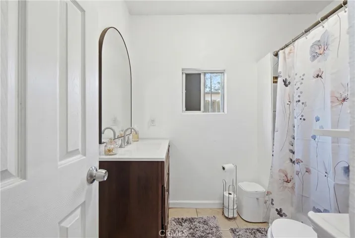 512 S Willowbrook Avenue, Compton, California 90220