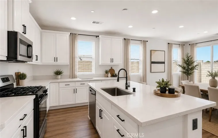 12438 Pinos Verde Ln, Victorville, California 92392