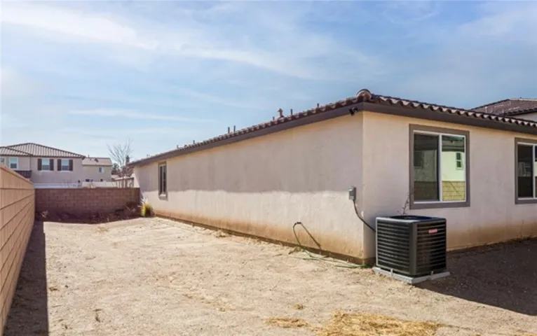 12438 Pinos Verde Ln, Victorville, California 92392