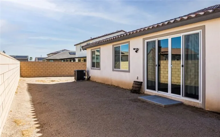 12438 Pinos Verde Ln, Victorville, California 92392