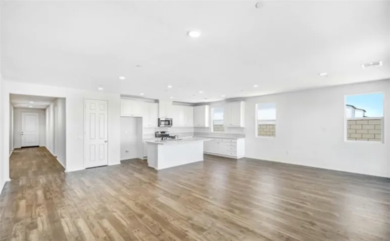 12438 Pinos Verde Ln, Victorville, California 92392