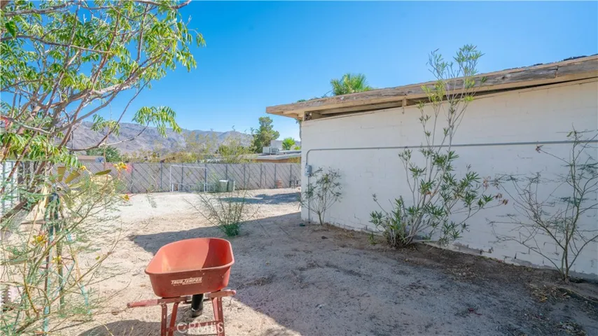5965 Cahuilla, 29 Palms, California 92277