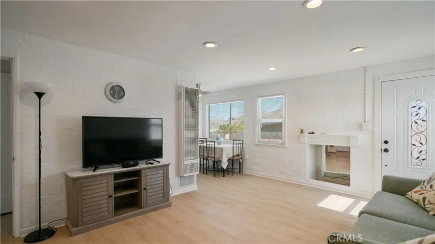 5965 Cahuilla, 29 Palms, California 92277