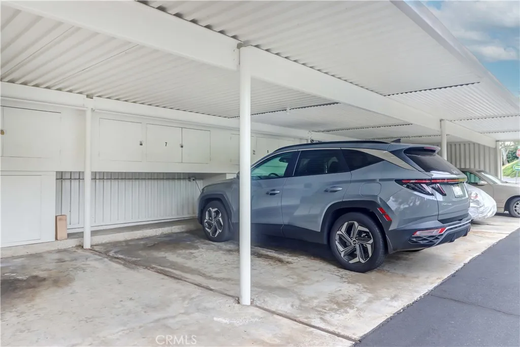 CARPORT 5009 SPACE 7
