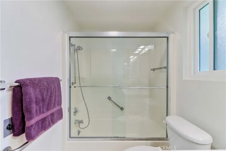 PRIMARY BEDROOM TUB w SHOWER
