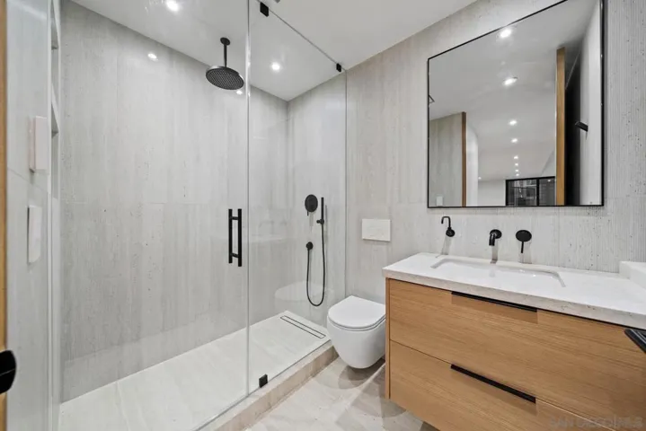 7376 Fay Ave, La Jolla, California 92037