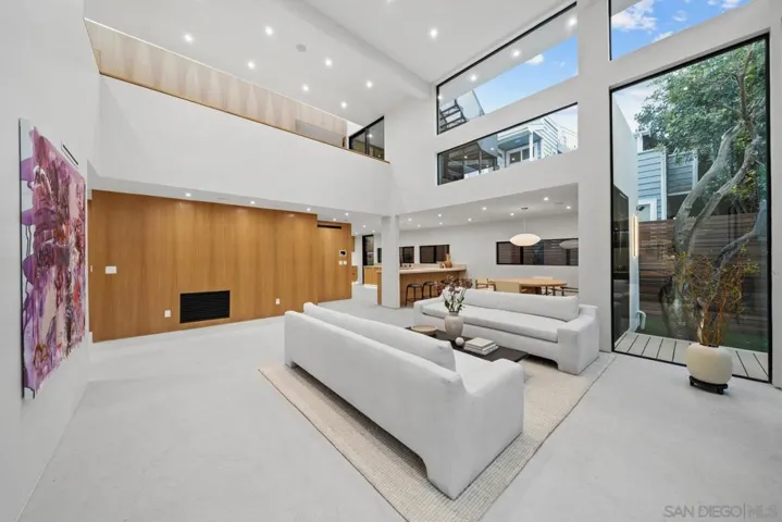 7376 Fay Ave, La Jolla, California 92037