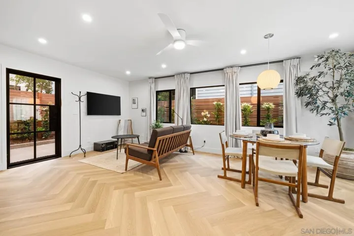 7376 Fay Ave, La Jolla, California 92037