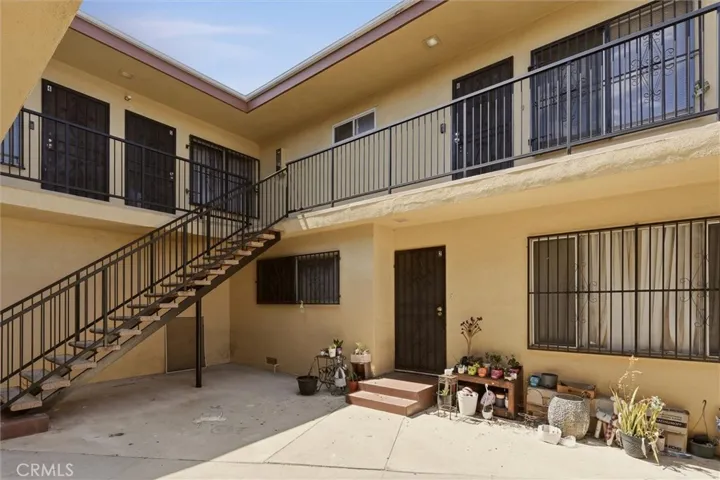 925 Larch, Inglewood, California 90301 — photo 5