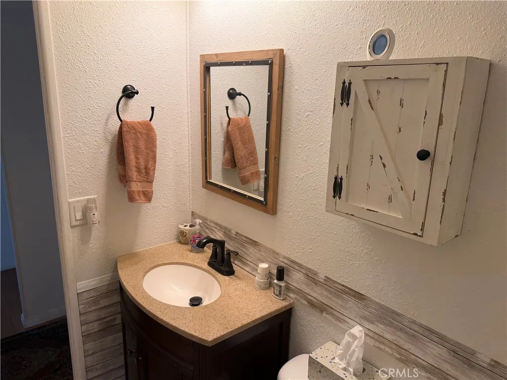 2nd Bathroom