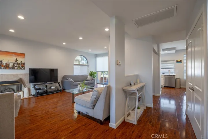 14526 Yukon Avenue, Hawthorne, California 90250