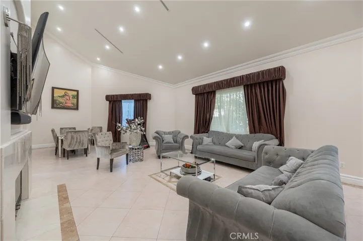 6973 Varna Avenue, Van Nuys, California 91405