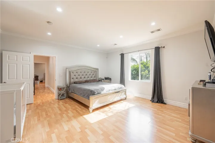 6973 Varna Avenue, Van Nuys, California 91405