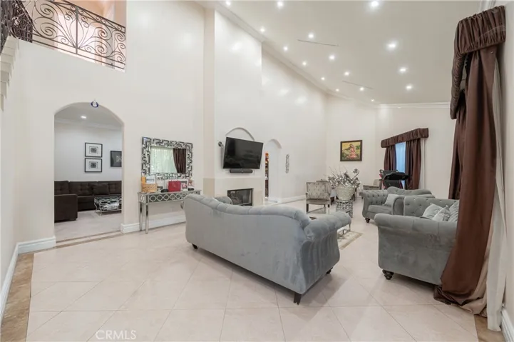 6973 Varna Avenue, Van Nuys, California 91405