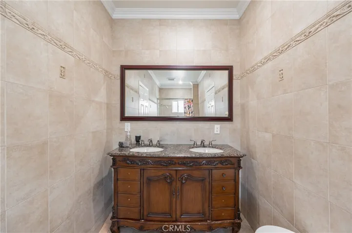 6973 Varna Avenue, Van Nuys, California 91405