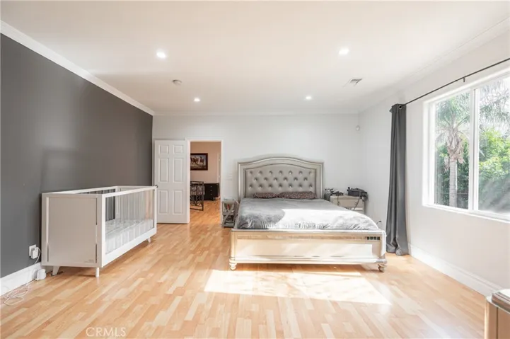 6973 Varna Avenue, Van Nuys, California 91405