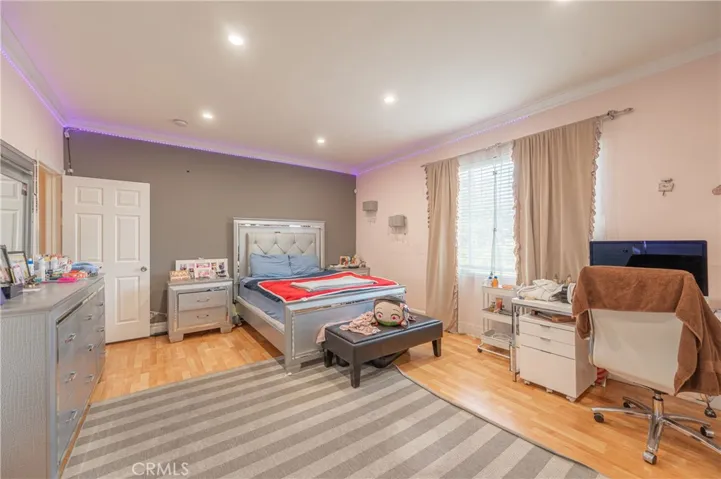 6973 Varna Avenue, Van Nuys, California 91405