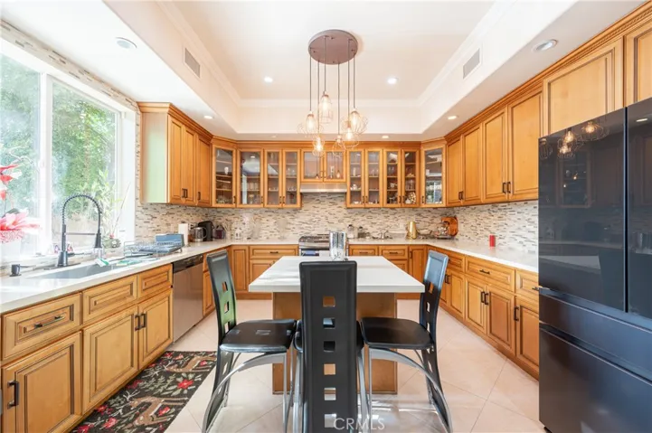 6973 Varna Avenue, Van Nuys, California 91405