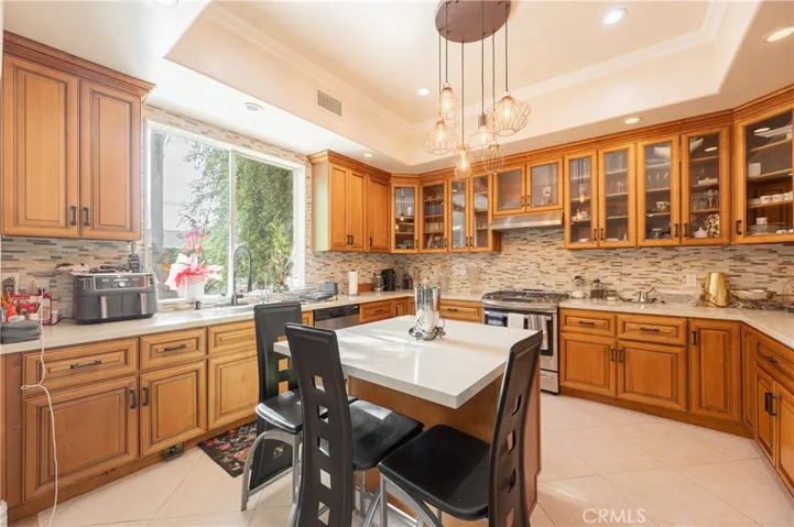 6973 Varna Avenue, Van Nuys, California 91405
