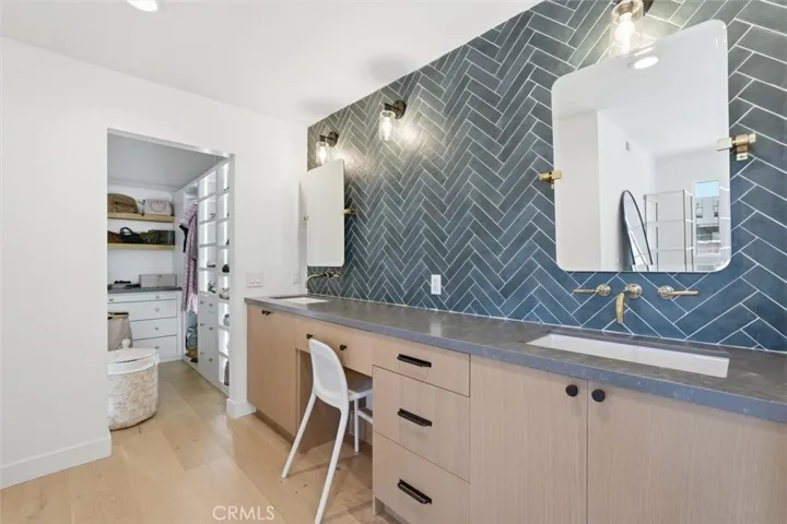 845 11th, Manhattan Beach, California 90266