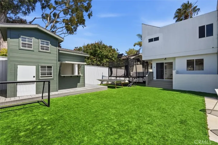845 11th, Manhattan Beach, California 90266