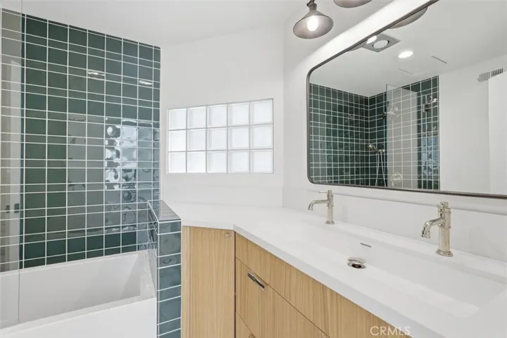 845 11th, Manhattan Beach, California 90266